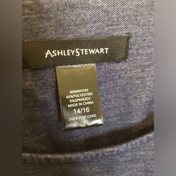 Ashley Stewart open shoulder Cutout Flare Sleeve Top Size 14/16 - Picture 4 of 6